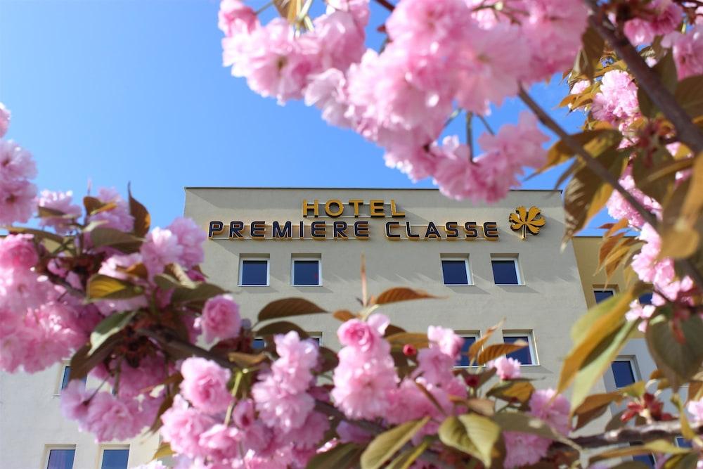 Hotel Premiere Classe Saint Etienne - Aéroport Bouthéon Andrezieux-Boutheon Exterior foto